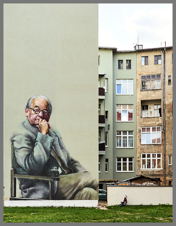 Świdnica (Polonia) - Un murale che ritrae Andrzej Wajda